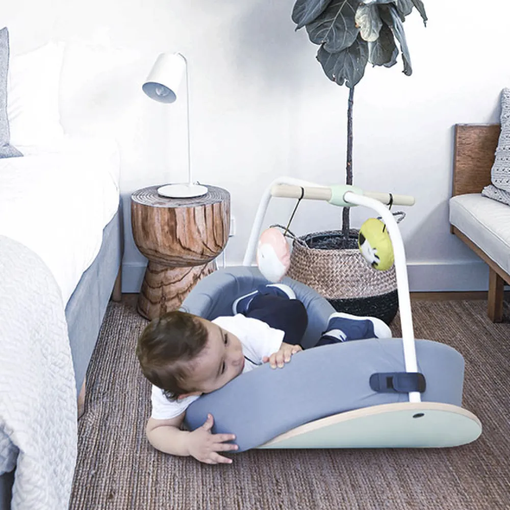 MAMATOYZ Cuna, gimnasio y tabla de equilibrio