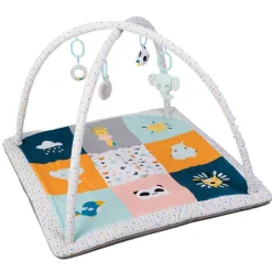 EUREKAKIDS Gimnasio para bebés y alfombra de juegos con 3 muñecos incluidos