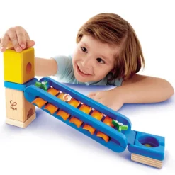 HAPE Juegos de canicas patio de recreo sónico