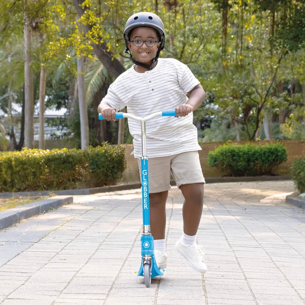 GLOBBER Patinete ajustable y plegable de 2 ruedas - Flow Foldable 125 Sky Blue