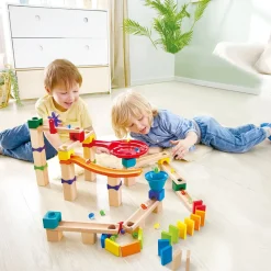 HAPE Pista de canicas de madera para hacer carreras – 81 piezas