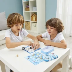 HAPE Tres en raya y Serpientes y escaleras (Juego 2 en 1)